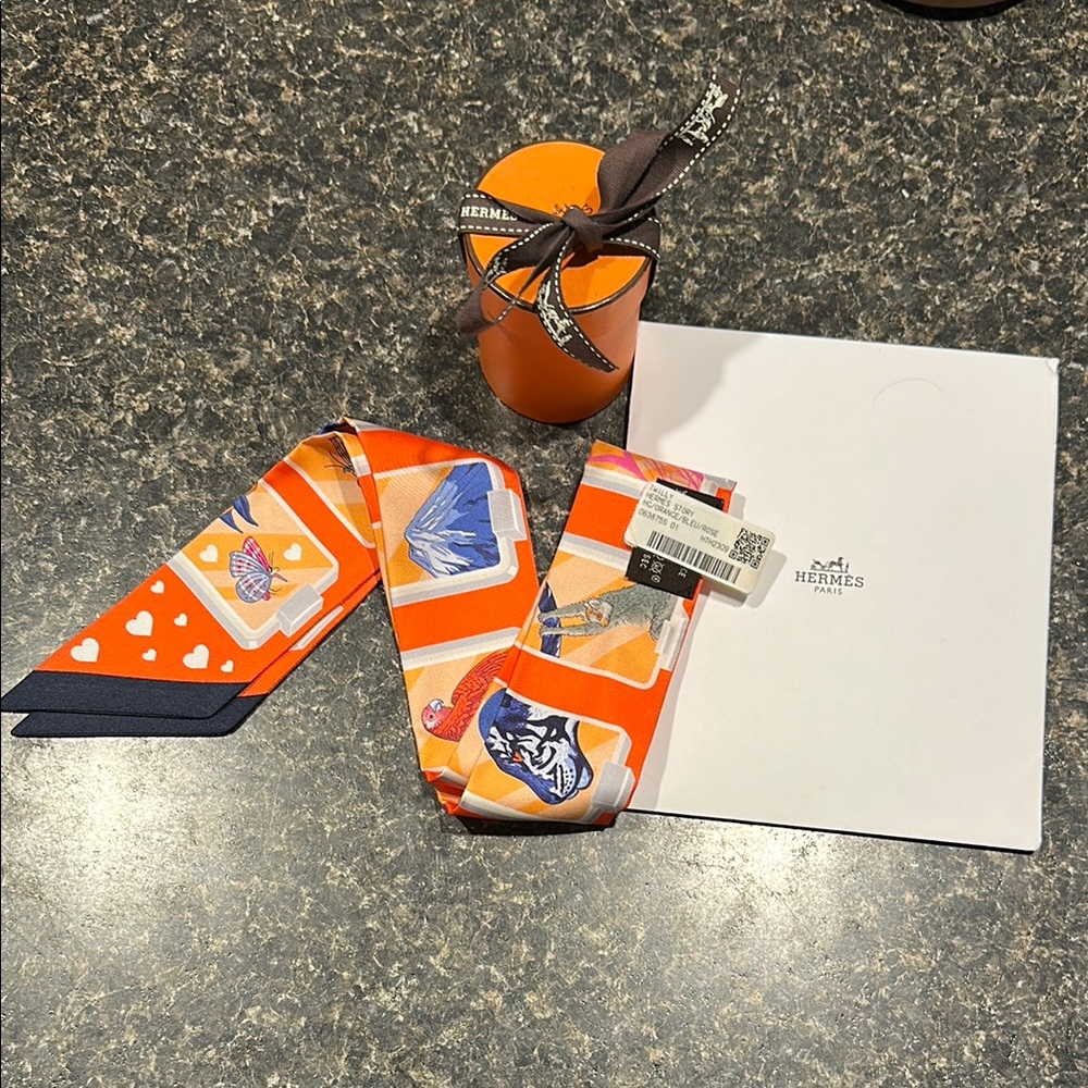 Hermes scarf - Picture 1 of 1